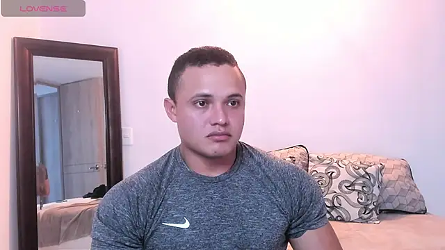 Snapshot of KingLevi01 chatting on 09-15-25, 07:58 KingLevi01 online show from 09-15-25, 07:58