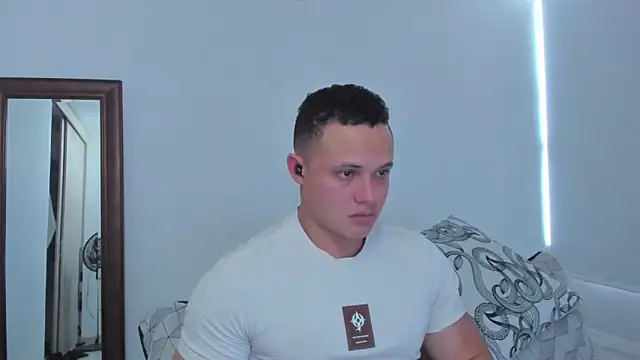 KingLevi01 online show from 06-01-26, 09:16