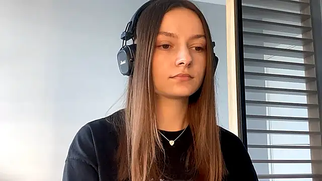 Snapshot of SoulHiperAgne_ chatting on 09-22-25, 11:45 SoulHiperAgne online show from 09-22-25, 11:45