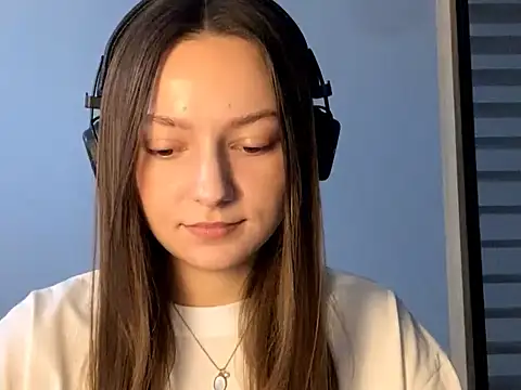 Snapshot of SoulHiperAgne_ chatting on 10-05-25, 07:17 SoulHiperAgne online show from 10-05-25, 07:17