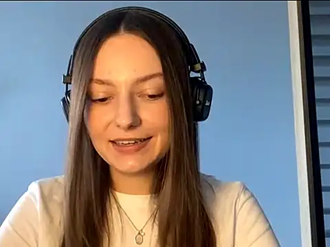 Snapshot of SoulHiperAgne_ chatting on 10-06-25, 01:08 SoulHiperAgne online show from 10-06-25, 01:08