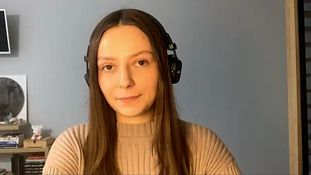 Snapshot of SoulHiperAgne_ chatting on 10-24-25, 01:29 SoulHiperAgne online show from 10-24-25, 01:29