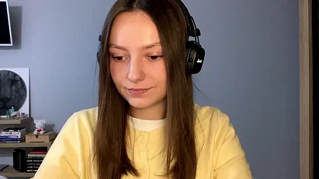 Snapshot of SoulHiperAgne_ chatting on 10-25-25, 02:13 SoulHiperAgne online show from 10-25-25, 02:13