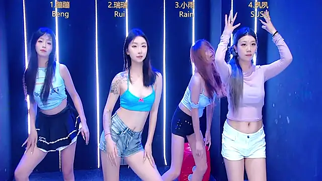 queen-001 online show from 10-23-25, 12:04