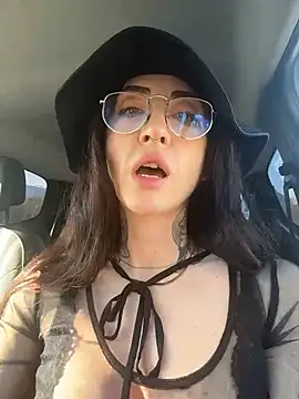 Snapshot of nikkaanderic chatting on 03-24-26, 03:17 nikkaanderic online show from 03-24-26, 03:17