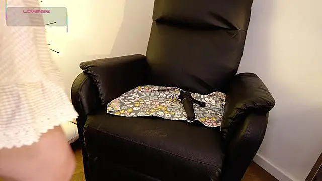 GingerAleMILF online show from 12-22-25, 10:01