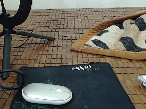 Snapshot of Ami_8x chatting on 09-20-25, 06:36 Ami 8x online show from 09-20-25, 06:36