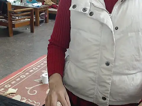 Snapshot of Ami_8x chatting on 11-30-25, 02:10 Ami 8x online show from 11-30-25, 02:10