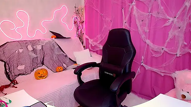 MaryamXSX online show from 10-31-25, 01:17