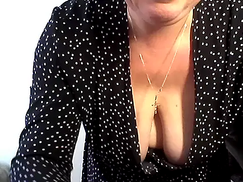 EllaLove2277 online show from 11-01-25, 09:11