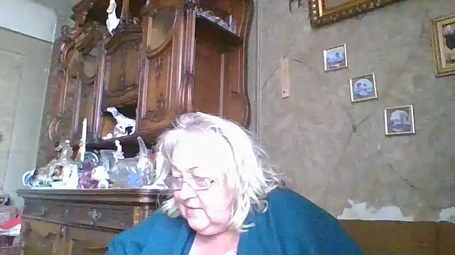 Snapshot of Lala-Love56 chatting on 09-18-25, 09:44 Lala-Love56 online show from 09-18-25, 09:44