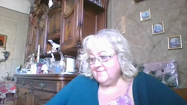 Snapshot of Lala-Love56 chatting on 09-23-25, 09:01 Lala-Love56 online show from 09-23-25, 09:01