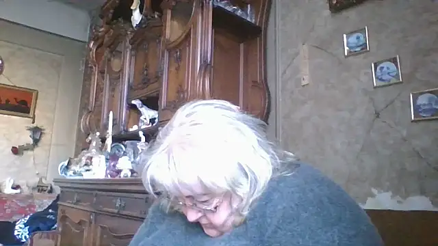 Snapshot of Lala-Love56 chatting on 10-15-25, 01:55 Lala-Love56 online show from 10-15-25, 01:55