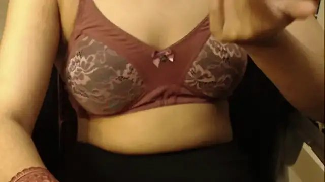 Snapshot of erotic_indiancam chatting on 02-23-26, 05:27 erotic indiancam online show from 02-23-26, 05:27