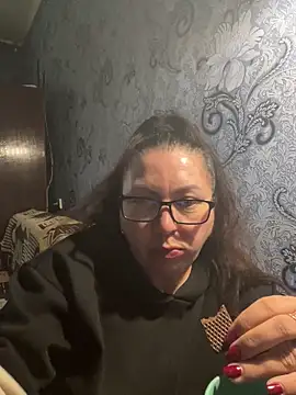 Snapshot of Vilvet777 chatting on 10-17-25, 11:57 Vilvet777 online show from 10-17-25, 11:57