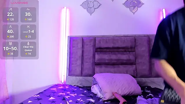 0anonimo bottom1 online show from 10-10-25, 01:43