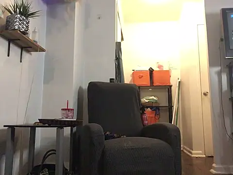 littyleesh1 online show from 09-14-25, 04:00