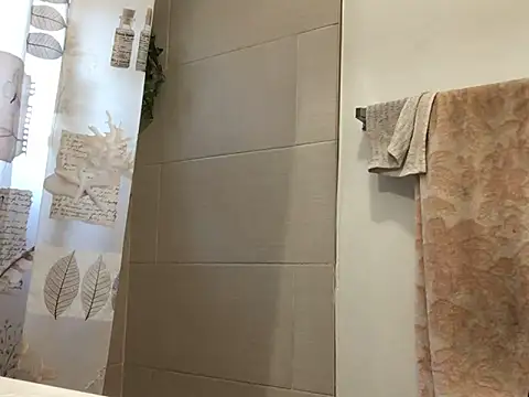 littyleesh1 online show from 09-18-25, 12:40