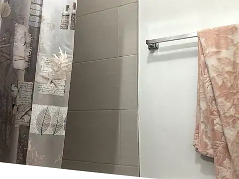 littyleesh1 online show from 09-25-25, 03:10