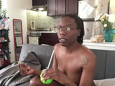 littyleesh1 online show from 03-17-26, 06:44