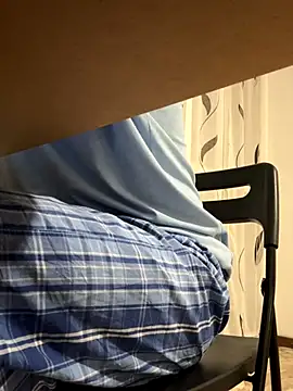 Snapshot of JJ_131 chatting on 12-20-25, 06:37 JJ 131 online show from 12-20-25, 06:37