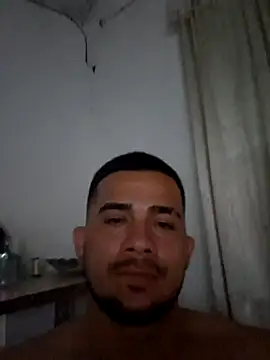 Snapshot of yeffito1 chatting on 09-10-25, 02:22 yeffito1 online show from 09-10-25, 02:22