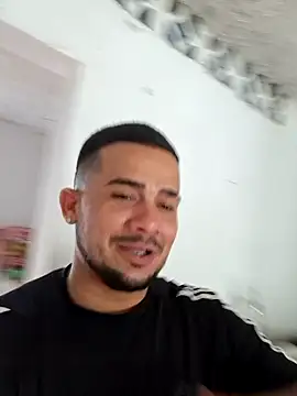 Snapshot of yeffito1 chatting on 09-11-25, 08:42 yeffito1 online show from 09-11-25, 08:42