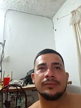 Snapshot of yeffito1 chatting on 09-13-25, 06:35 yeffito1 online show from 09-13-25, 06:35