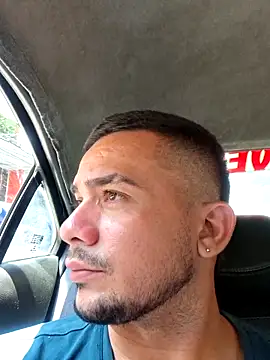 Snapshot of yeffito1 chatting on 09-19-25, 03:45 yeffito1 online show from 09-19-25, 03:45