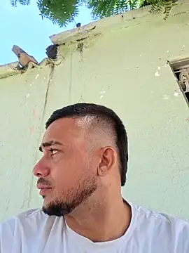 Snapshot of yeffito1 chatting on 09-23-25, 01:58 yeffito1 online show from 09-23-25, 01:58