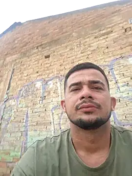 Snapshot of yeffito1 chatting on 09-29-25, 08:46 yeffito1 online show from 09-29-25, 08:46