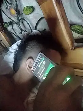 Snapshot of yeffito1 chatting on 10-09-25, 11:58 yeffito1 online show from 10-09-25, 11:58