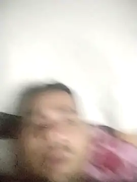 Snapshot of yeffito1 chatting on 10-11-25, 01:49 yeffito1 online show from 10-11-25, 01:49