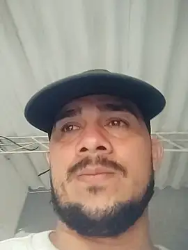 Snapshot of yeffito1 chatting on 02-06-26, 07:28 yeffito1 online show from 02-06-26, 07:28