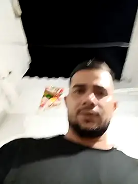 Snapshot of yeffito1 chatting on 03-16-26, 01:22 yeffito1 online show from 03-16-26, 01:22