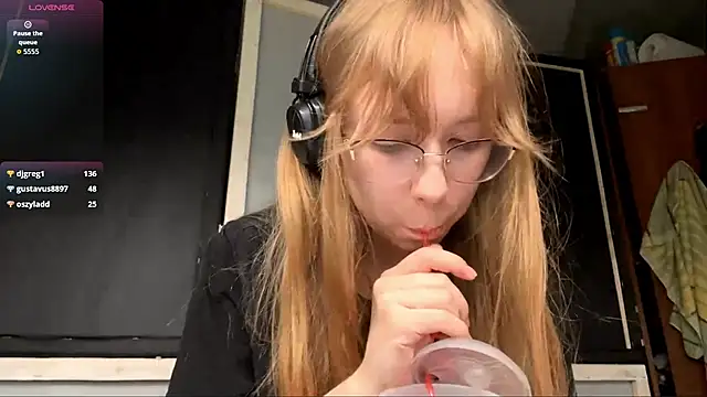 LouieRutt online show from 09-15-25, 04:18