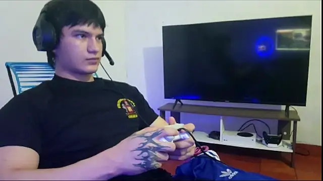 ErickWalton online show from 10-28-25, 04:38