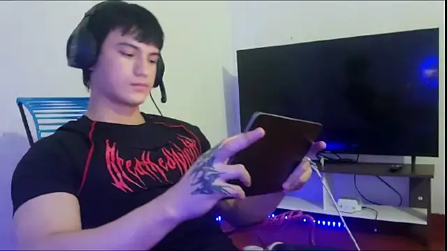 ErickWalton online show from 11-21-25, 05:17