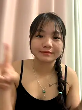 Emlyly-18 online show from 09-09-25, 02:11