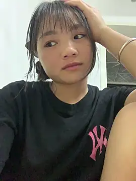 Emlyly-18 online show from 09-19-25, 02:40