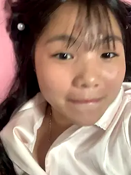 Emlyly-18 online show from 09-30-25, 05:29