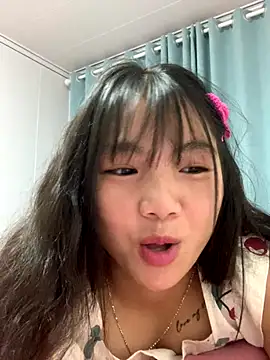 Emlyly-18 online show from 10-04-25, 02:42