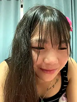 Emlyly-18 online show from 10-05-25, 01:37