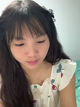 Emlyly-18 online show from 10-15-25, 01:33