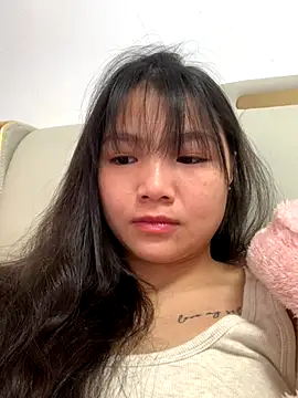 Emlyly-18 online show from 11-30-25, 02:37