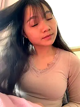 Emlyly-18 online show from 12-03-25, 05:15