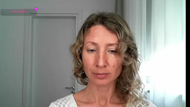 Snapshot of Paevoa chatting on 02-06-26, 11:46 Paevoa online show from 02-06-26, 11:46