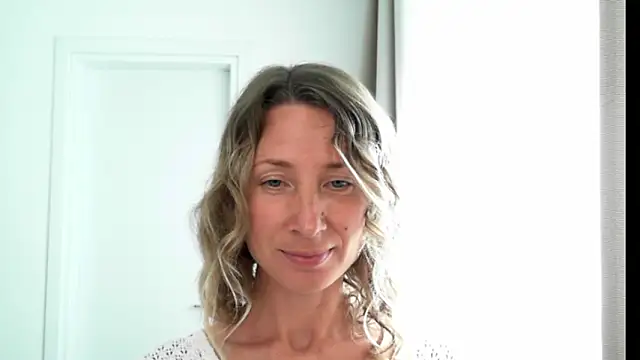 Snapshot of Paevoa chatting on 03-23-26, 12:20 Paevoa online show from 03-23-26, 12:20