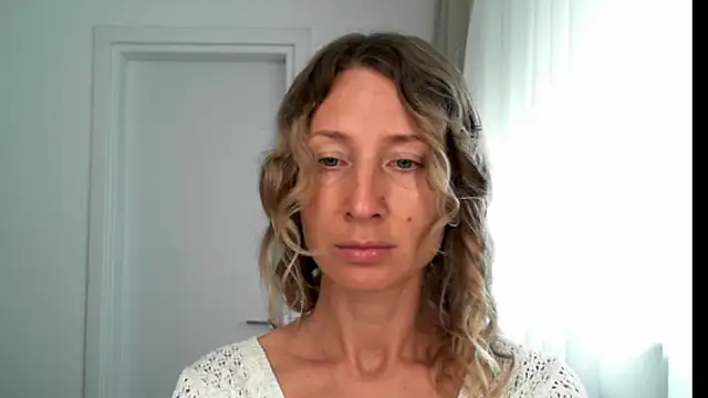 Snapshot of Paevoa chatting on 03-26-26, 10:10 Paevoa online show from 03-26-26, 10:10