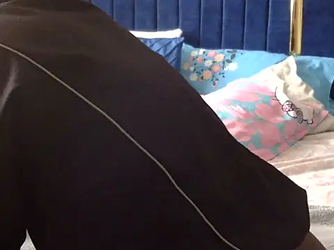 Playroom queen online show from 12-18-25, 11:05